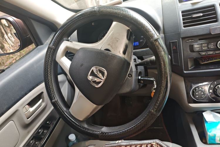 Used BAIC Weiwang M20 2014 1.5L practical type BJ415A Steering Wheel
