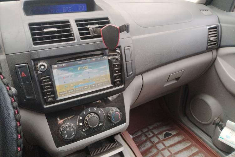 Used BAIC Weiwang M20 2014 1.5L practical type BJ415A Audio And AC Panel