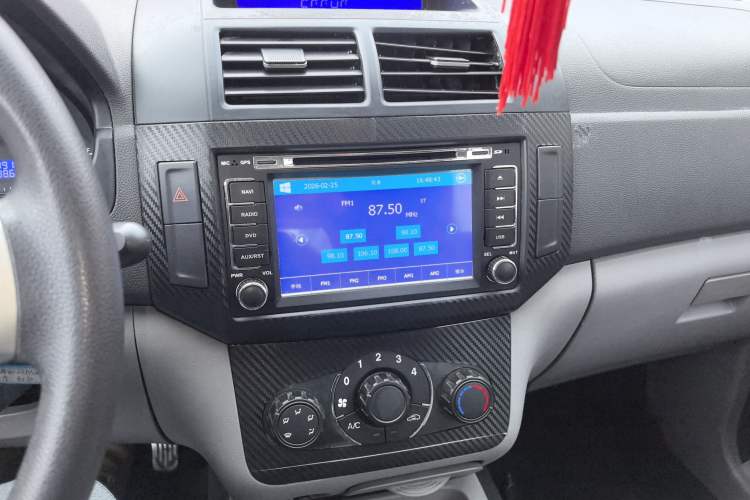 Used BAIC Weiwang M20 2014 1.5L practical type BJ415A Audio And AC Panel
