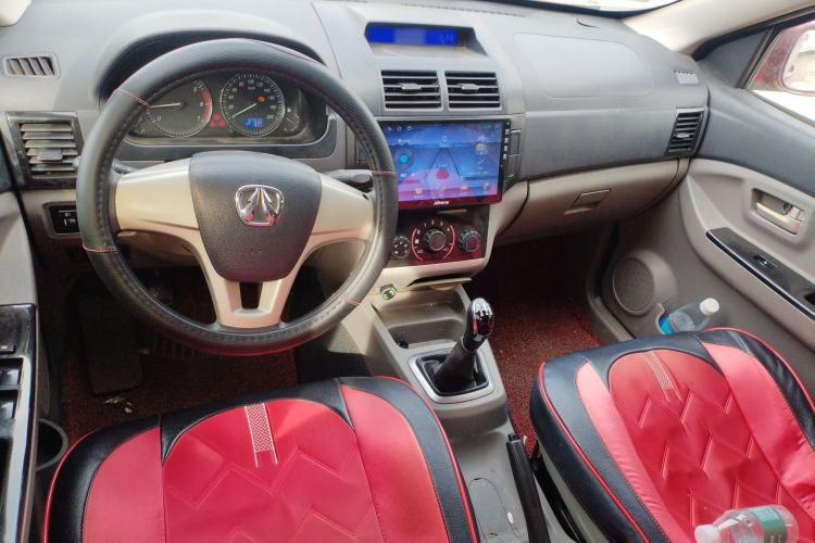 Used BAIC Weiwang M20 2014 1.5L practical type BJ415A Center Console