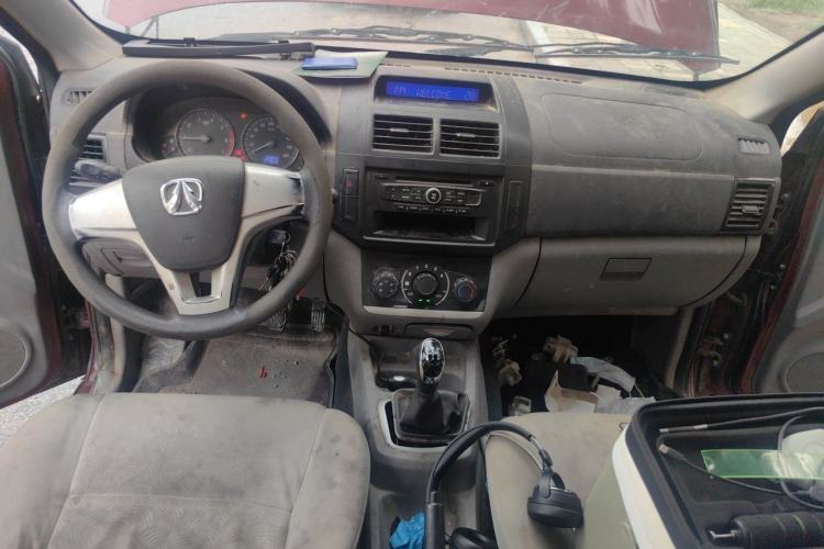 Used BAIC Weiwang M20 2014 1.5L practical type BJ415A Center Console