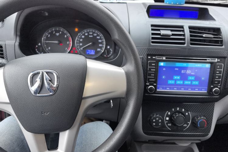 Used BAIC Weiwang M20 2014 1.5L practical type BJ415A Center Console