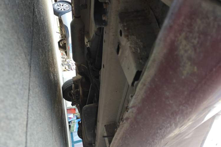 Used BAIC Weiwang M20 2014 1.5L practical type BJ415A Chassis Front Left