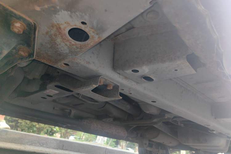 Used BAIC Weiwang M20 2014 1.5L practical type BJ415A Chassis Front Left