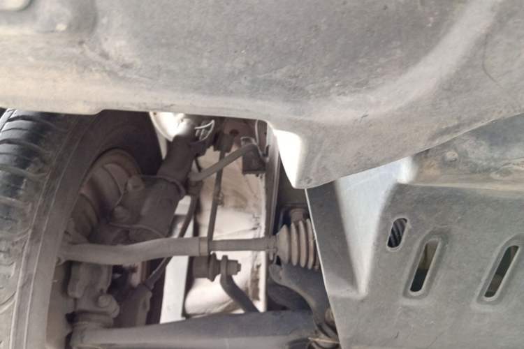 Used BAIC Weiwang M20 2014 1.5L Basic Version DAM15DL Chassis Front Right