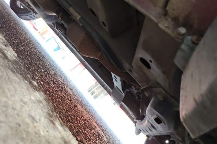 Used BAIC Weiwang M20 2014 1.5L Comfort Version BJ415B Chassis Front Right