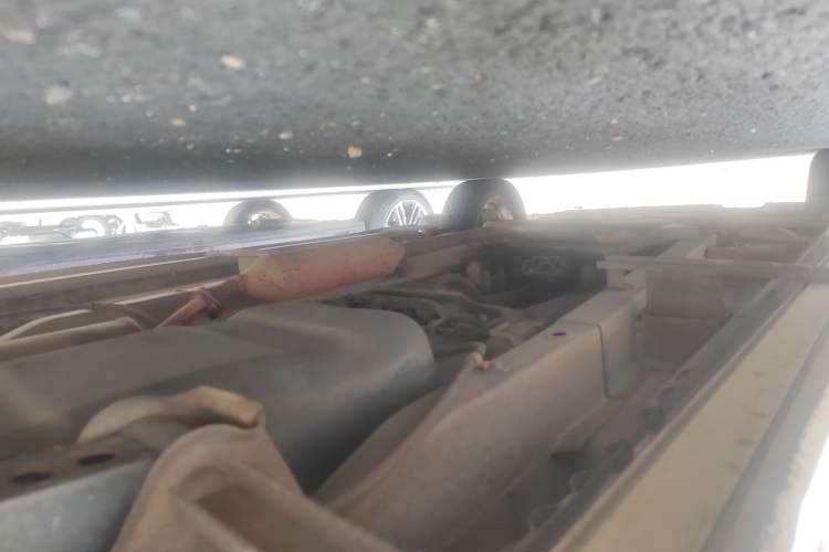 Used BAIC Weiwang M20 2014 1.5L Comfort version DAM15DL Chassis Rear Left