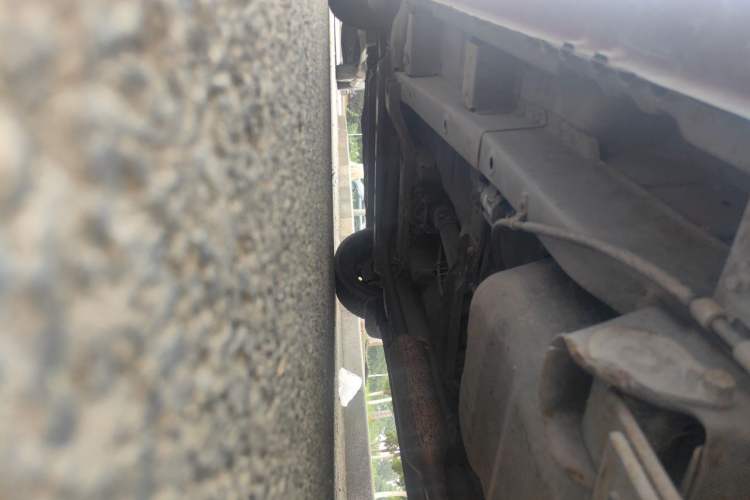 Used BAIC Weiwang M20 2014 1.5L practical type BJ415A Chassis Rear Left