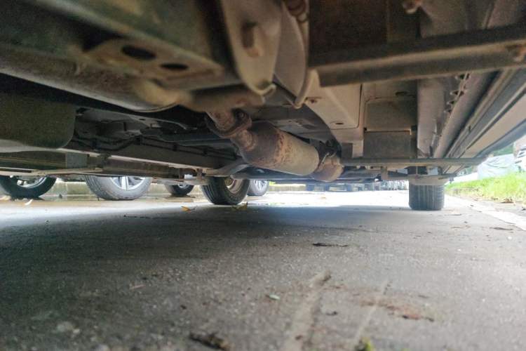 Used BAIC Weiwang M20 2014 1.5L Ultra-Luxury BJ415B Chassis Rear Right