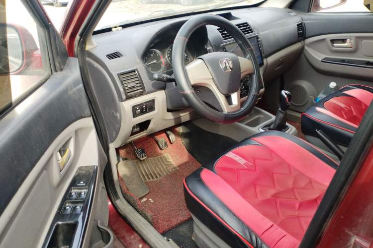 Used BAIC Weiwang M20 2014 1.5L practical type BJ415A Driver Seat