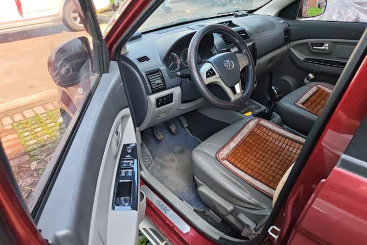 Used BAIC Weiwang M20 2014 1.5L Ultra-Luxury BJ415B Driver Seat