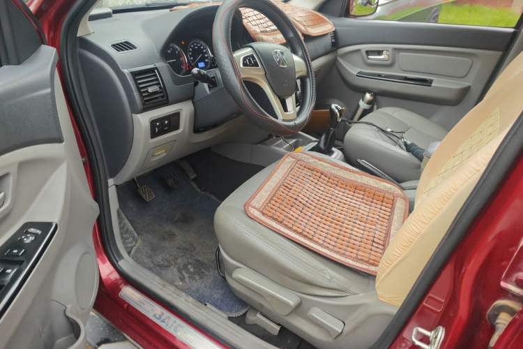 Used BAIC Weiwang M20 2014 1.5L Ultra-Luxury BJ415B Driver Seat