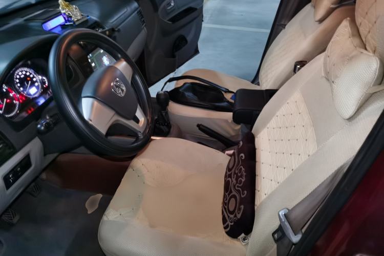 Used BAIC Weiwang M20 2014 1.5L practical type BJ415A Driver Seat