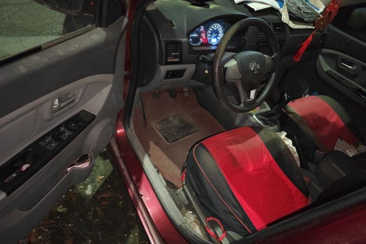Used BAIC Weiwang M20 2014 1.5L Basic Version DAM15DL Driver Seat