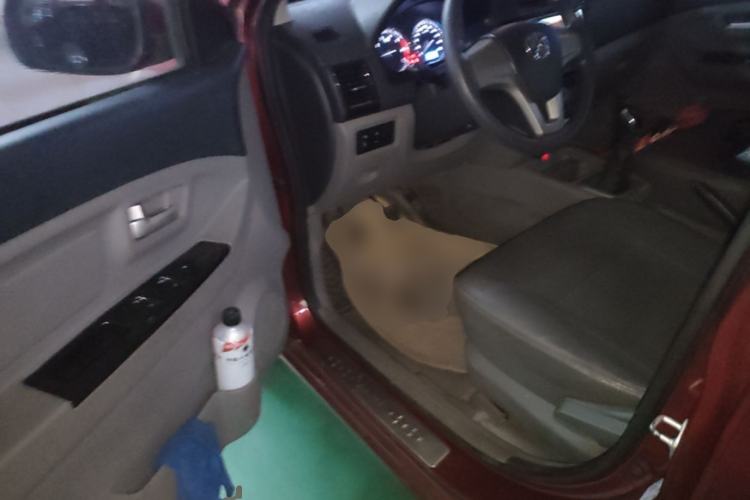 Used BAIC Weiwang M20 2014 1.5L practical type BJ415A Driver Seat