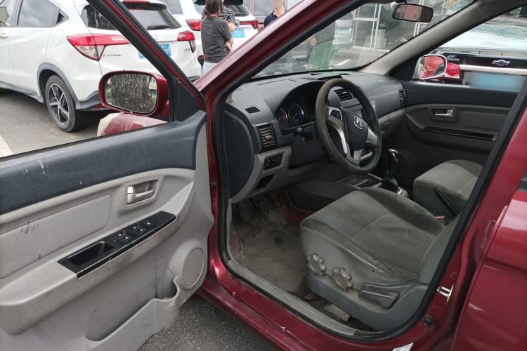 Used BAIC Weiwang M20 2014 1.5L Comfort Version BJ415B Driver Seat
