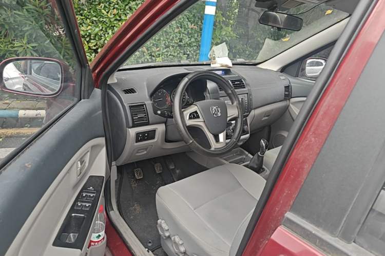 Used BAIC Weiwang M20 2014 1.5L Comfort Version BJ415B Driver Seat