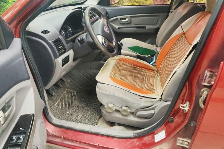 Used BAIC Weiwang M20 2014 1.5L Comfort Version BJ415B Driver Seat