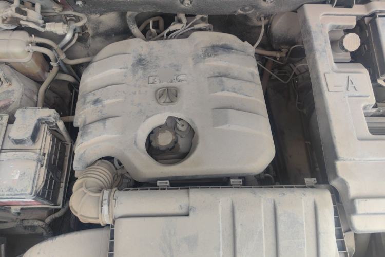Used BAIC Weiwang M20 2014 1.5L practical type BJ415A Engine Bay