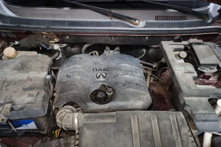 Used BAIC Weiwang M20 2014 1.5L practical type BJ415A Engine Bay