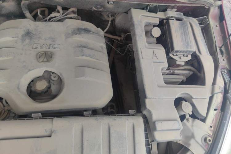 Used BAIC Weiwang M20 2014 1.5L practical type BJ415A Engine Bay Left
