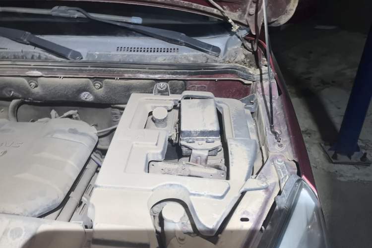 Used BAIC Weiwang M20 2014 1.5L practical type BJ415A Engine Bay Left