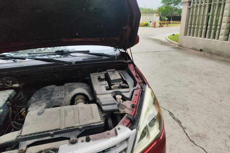 Used BAIC Weiwang M20 2014 1.5L Comfort Version BJ415B Engine Bay Left