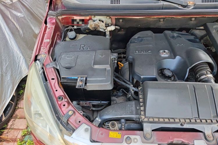 Used BAIC Weiwang M20 2014 1.5L Ultra-Luxury BJ415B Engine Bay Right