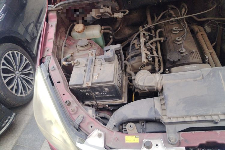 Used BAIC Weiwang M20 2014 1.5L practical type BJ415A Engine Bay Right