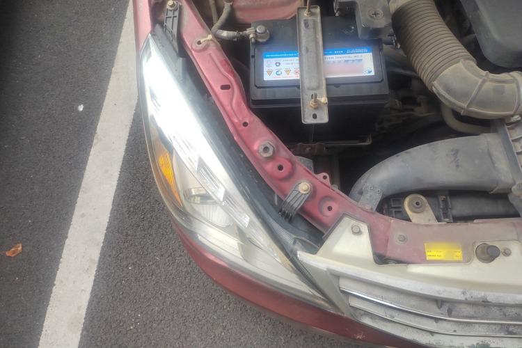 Used BAIC Weiwang M20 2014 1.5L Comfort version DAM15DL Engine Bay Right