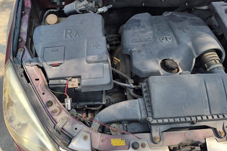 Used BAIC Weiwang M20 2014 1.5L Comfort Version BJ415B Engine Bay Right
