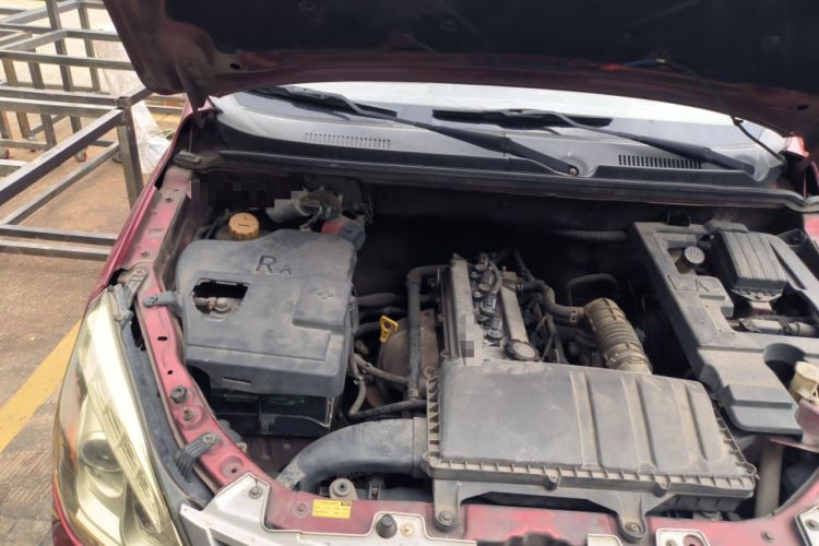 Used BAIC Weiwang M20 2014 1.5L Comfort Version BJ415B Engine Bay Right