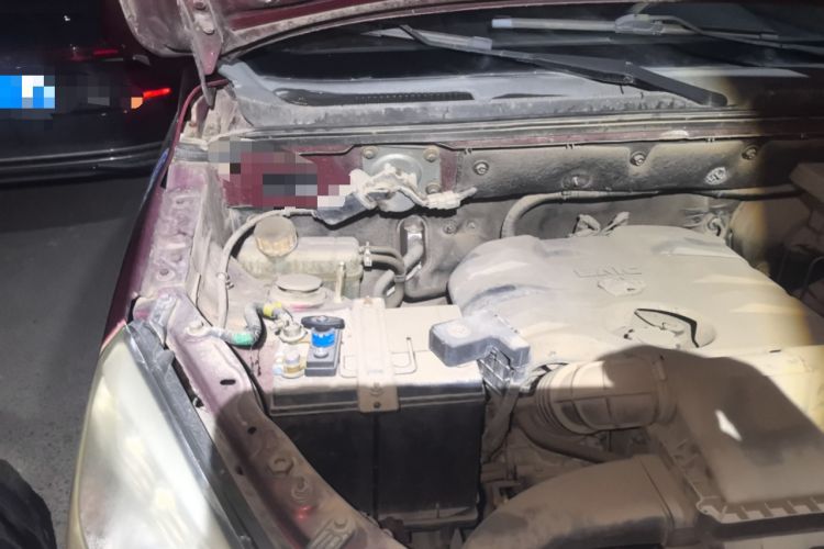 Used BAIC Weiwang M20 2014 1.5L practical type BJ415A Engine Bay Right