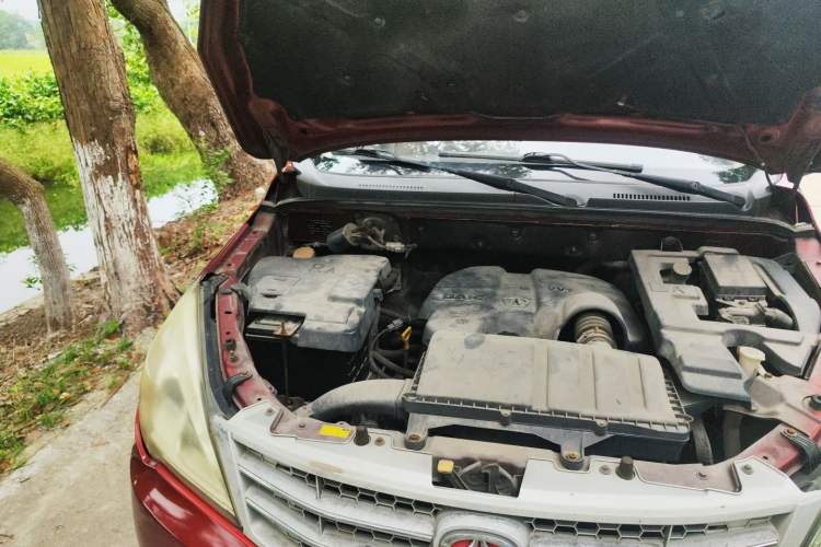 Used BAIC Weiwang M20 2014 1.5L Comfort Version BJ415B Engine Bay Right