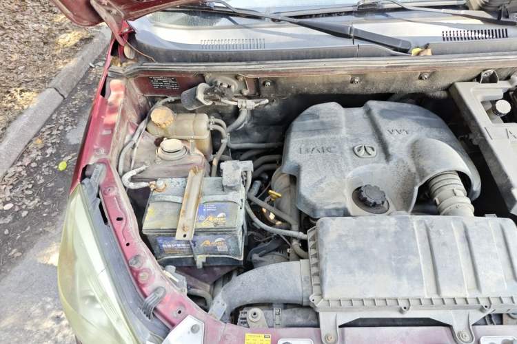 Used BAIC Weiwang M20 2014 1.5L Comfort Version BJ415B Engine Bay Right