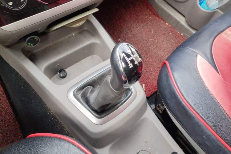 Used BAIC Weiwang M20 2014 1.5L practical type BJ415A Gear Lever