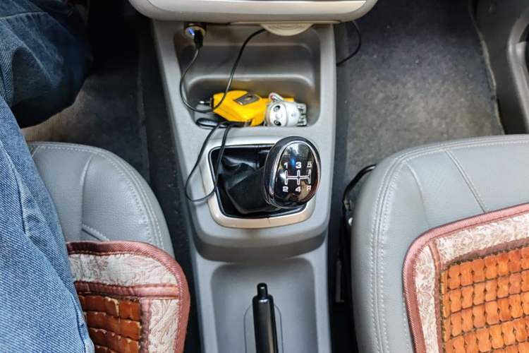 Used BAIC Weiwang M20 2014 1.5L Ultra-Luxury BJ415B Gear Lever