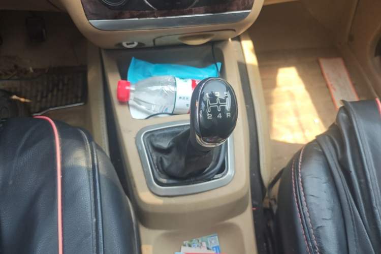 Used BAIC Weiwang M20 2014 1.5L Comfort version DAM15DL Gear Lever