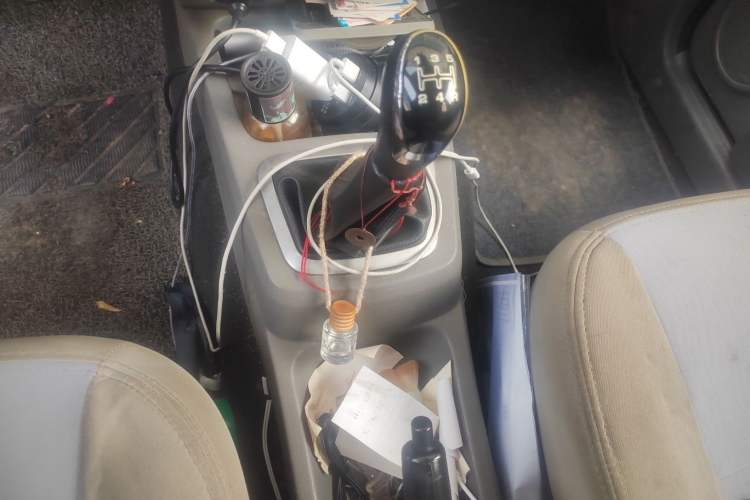 Used BAIC Weiwang M20 2014 1.5L Comfort version DAM15DL Gear Lever
