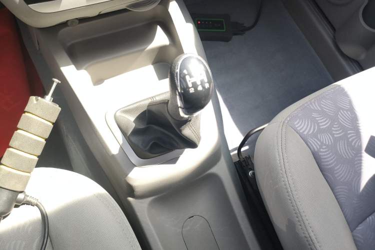 Used BAIC Weiwang M20 2014 1.5L Basic Version DAM15DL Gear Lever