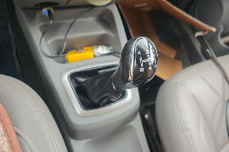 Used BAIC Weiwang M20 2014 1.5L Ultra-Luxury BJ415B Gear Lever