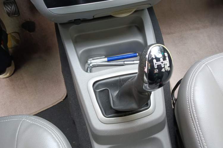 Used BAIC Weiwang M20 2014 1.5L Comfort version DAM15DL Gear Lever