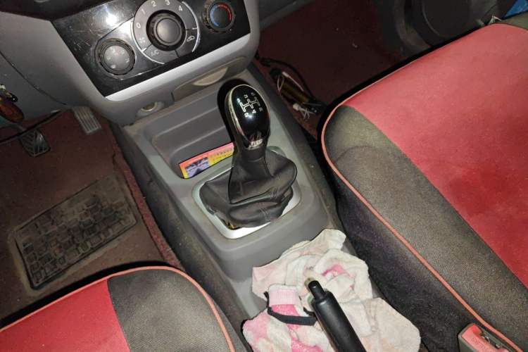 Used BAIC Weiwang M20 2014 1.5L Basic Version DAM15DL Gear Lever