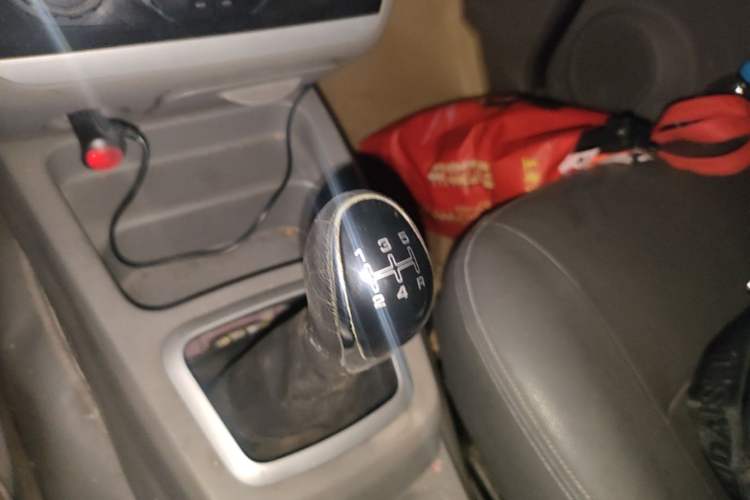 Used BAIC Weiwang M20 2014 1.5L practical type BJ415A Gear Lever