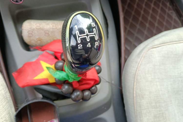 Used BAIC Weiwang M20 2014 1.5L Basic Version DAM15DL Gear Lever