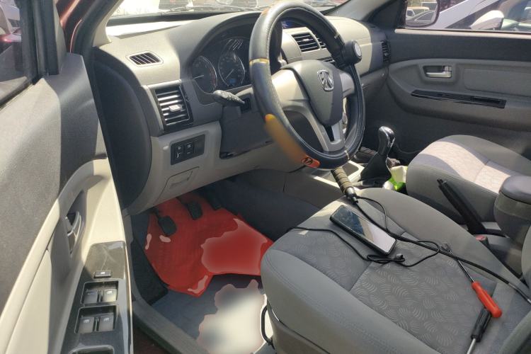 Used BAIC Weiwang M20 2014 1.5L Basic Version DAM15DL Left Front Seat