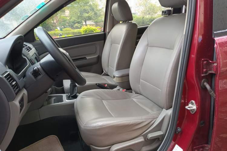 Used BAIC Weiwang M20 2014 1.5L Comfort version DAM15DL Left Front Seat