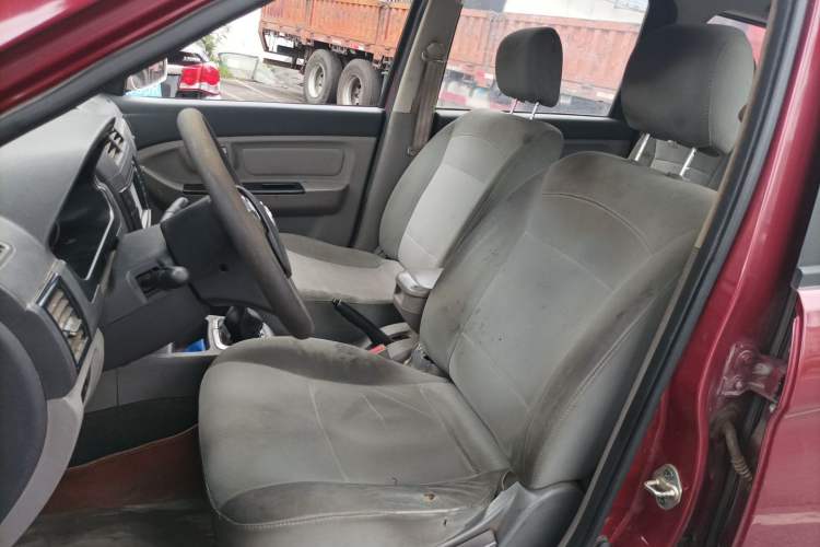 Used BAIC Weiwang M20 2014 1.5L Comfort Version BJ415B Left Front Seat