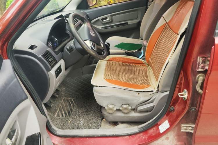Used BAIC Weiwang M20 2014 1.5L Comfort Version BJ415B Left Front Seat