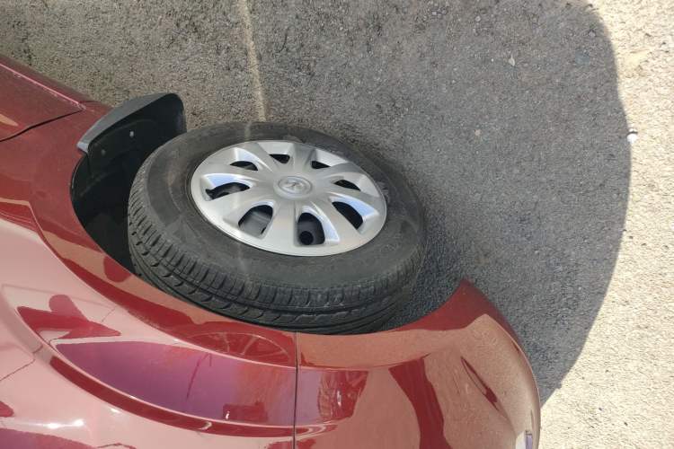 Used BAIC Weiwang M20 2014 1.5L Basic Version DAM15DL Left Front Wheel Hub